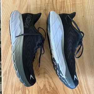 Hoka Arahi 6 size 8.5 W